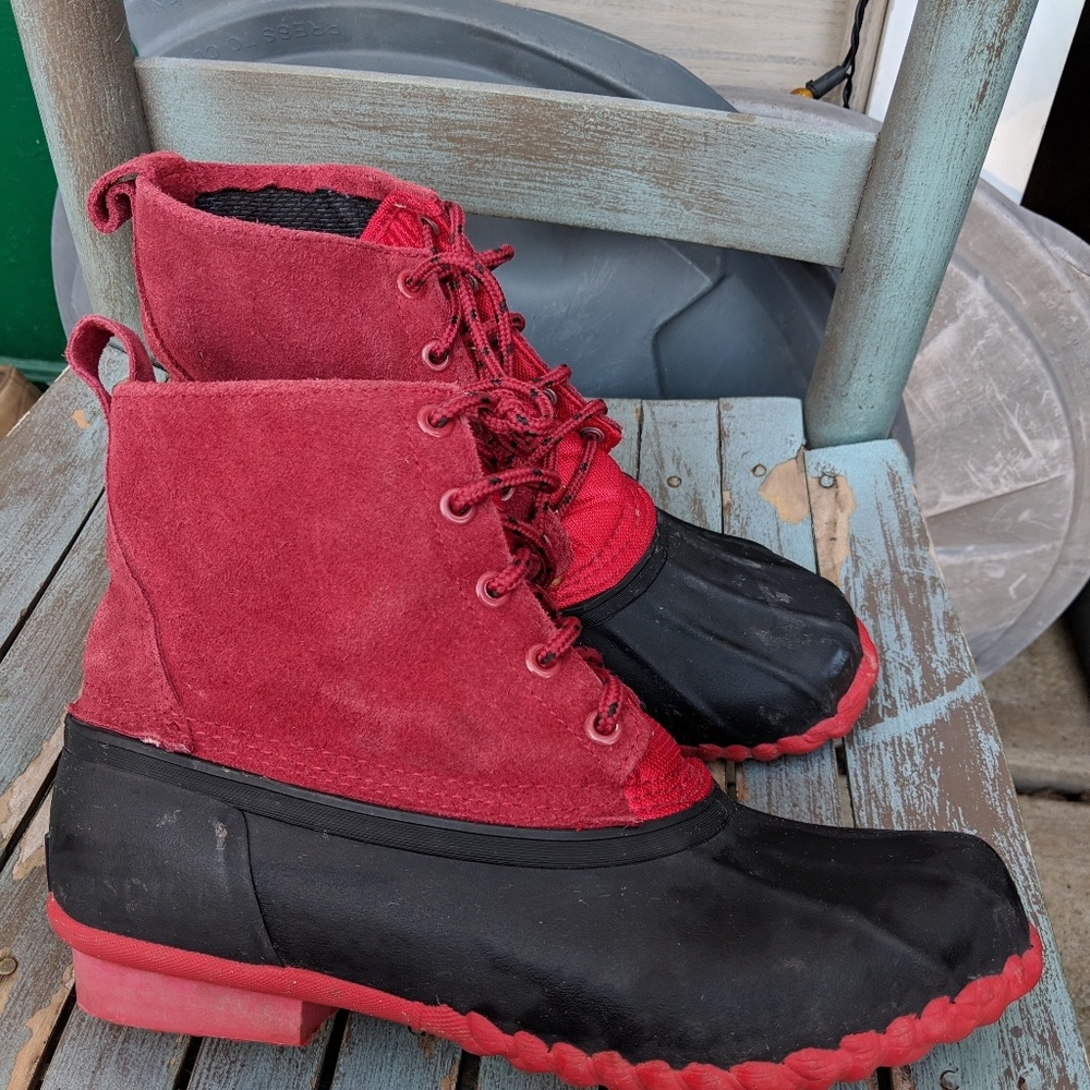 Women's Boston Accent Red Leather Duck Boots 10M